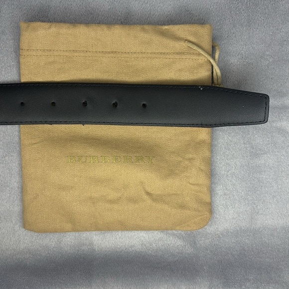 🔥🔥🔥Burberry Black Reversible Leather Belt Size: 40/100🔥🔥🔥 - Picture 7 of 9